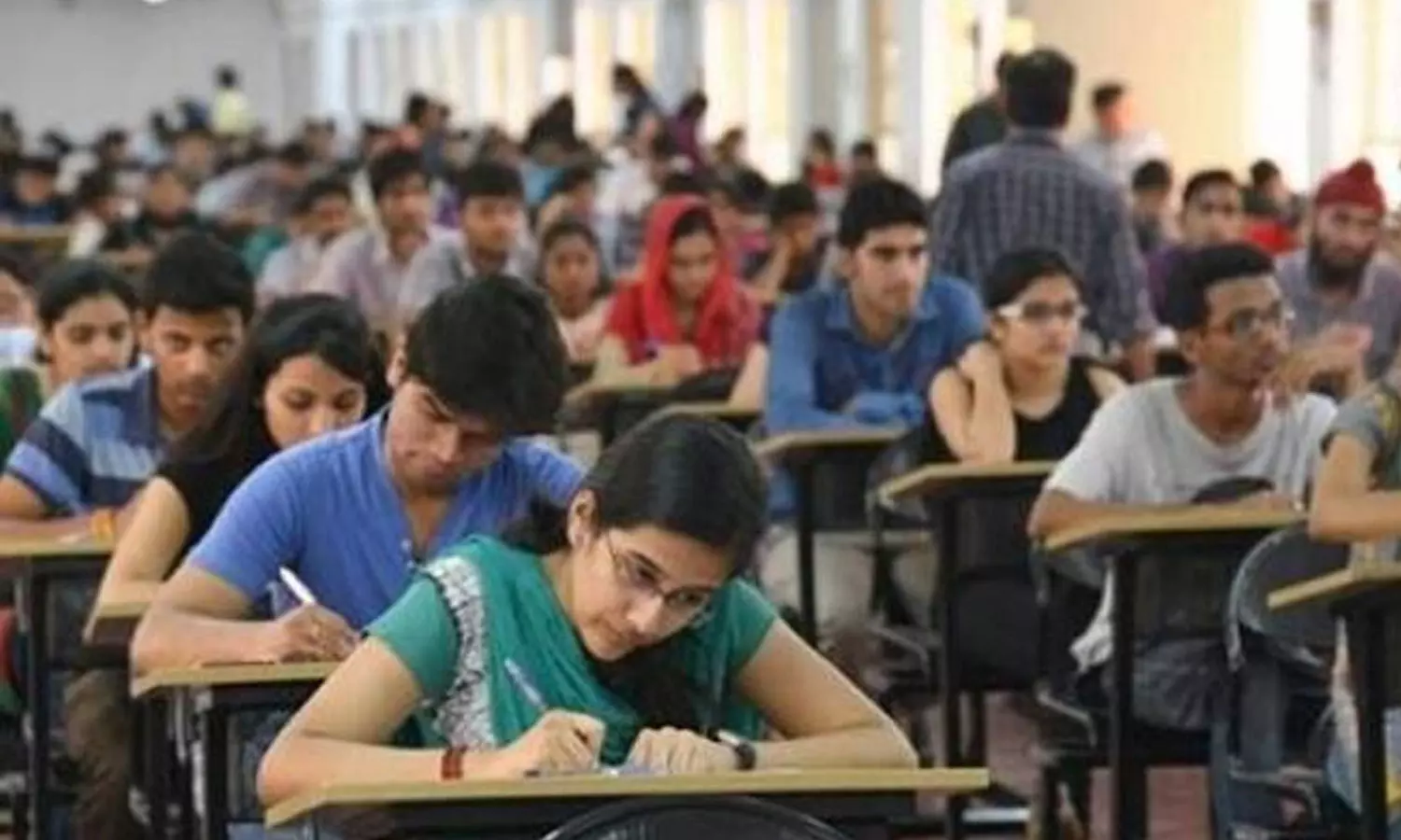 പുസ്തകം തുറന്ന് പരീക്ഷകൾ എഴുതുന്ന രീതി പരീക്ഷിക്കണം; സമഗ്രമാറ്റം നിർദേശിച്ച് വിദഗ്ധസമിതി പുസ്തകം തുറന്ന് പരീക്ഷകൾ എഴുതുന്ന രീതി പരീക്ഷിക്കണം; സമഗ്രമാറ്റം നിർദേശിച്ച് വിദഗ്ധസമിതി