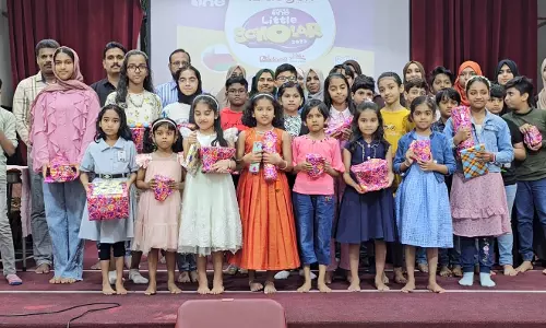 സലാല മലർവാടി മത്സര വിജയികൾക്കുള്ള സമ്മാനങ്ങൾ വിതരണം ചെയ്തു സലാല മലർവാടി മത്സര വിജയികൾക്കുള്ള സമ്മാനങ്ങൾ വിതരണം ചെയ്തു