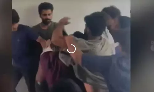 Complaint that SFI workers beat KSU worker in Kozhikode Law College