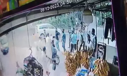 Kozhikode DYFI worker attacked Kozhikode DYFI worker attacked