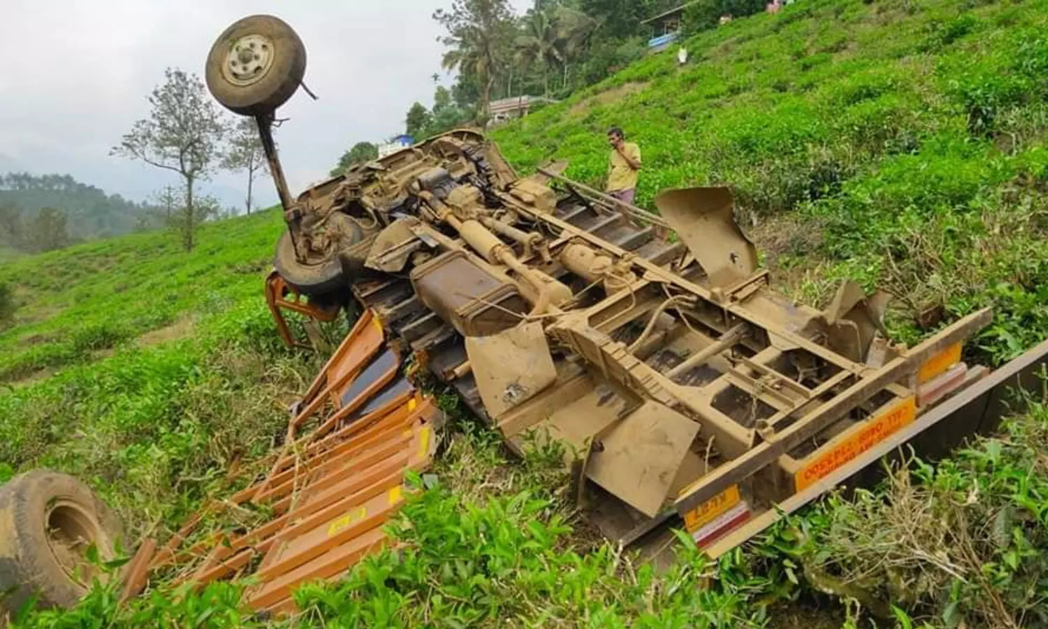 migrant worker dies after lorry overturns in Idukki migrant worker dies after lorry overturns in Idukki