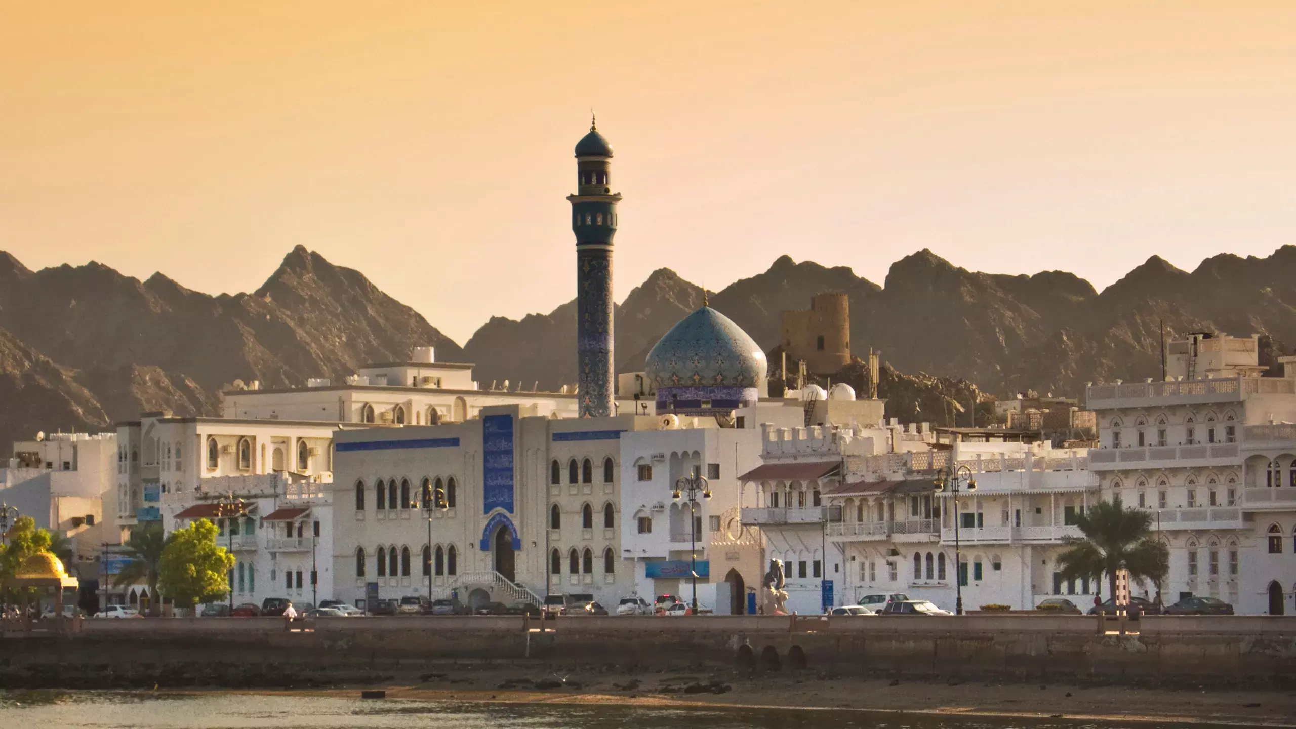 തൊഴിലാളികൾക്ക് പരാതികൾ പറയാൻ സ്ഥാപനങ്ങൾ സംവിധാനമൊരുക്കണം