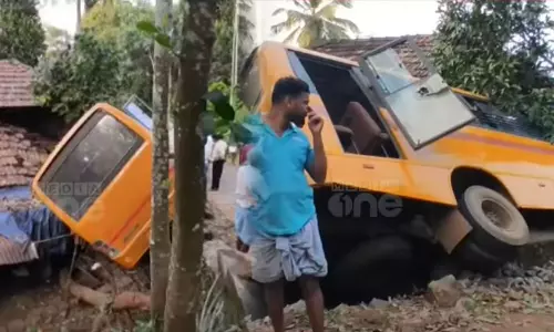 25 students injured in school bus accident Malappuram