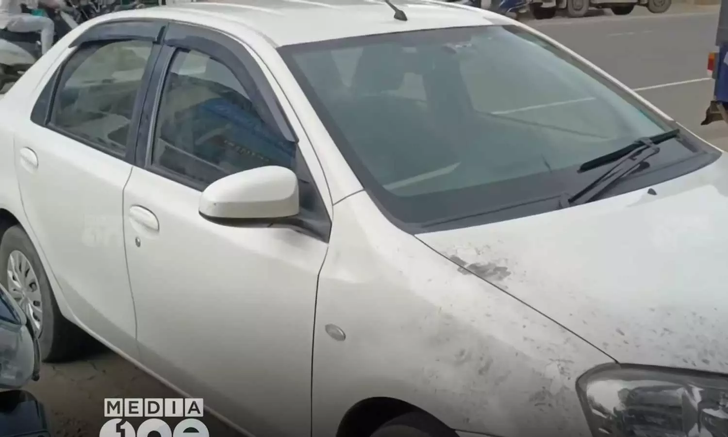 Complaint of assaulting car passengers in Wayanad and robbing them of 20 lakh rupees