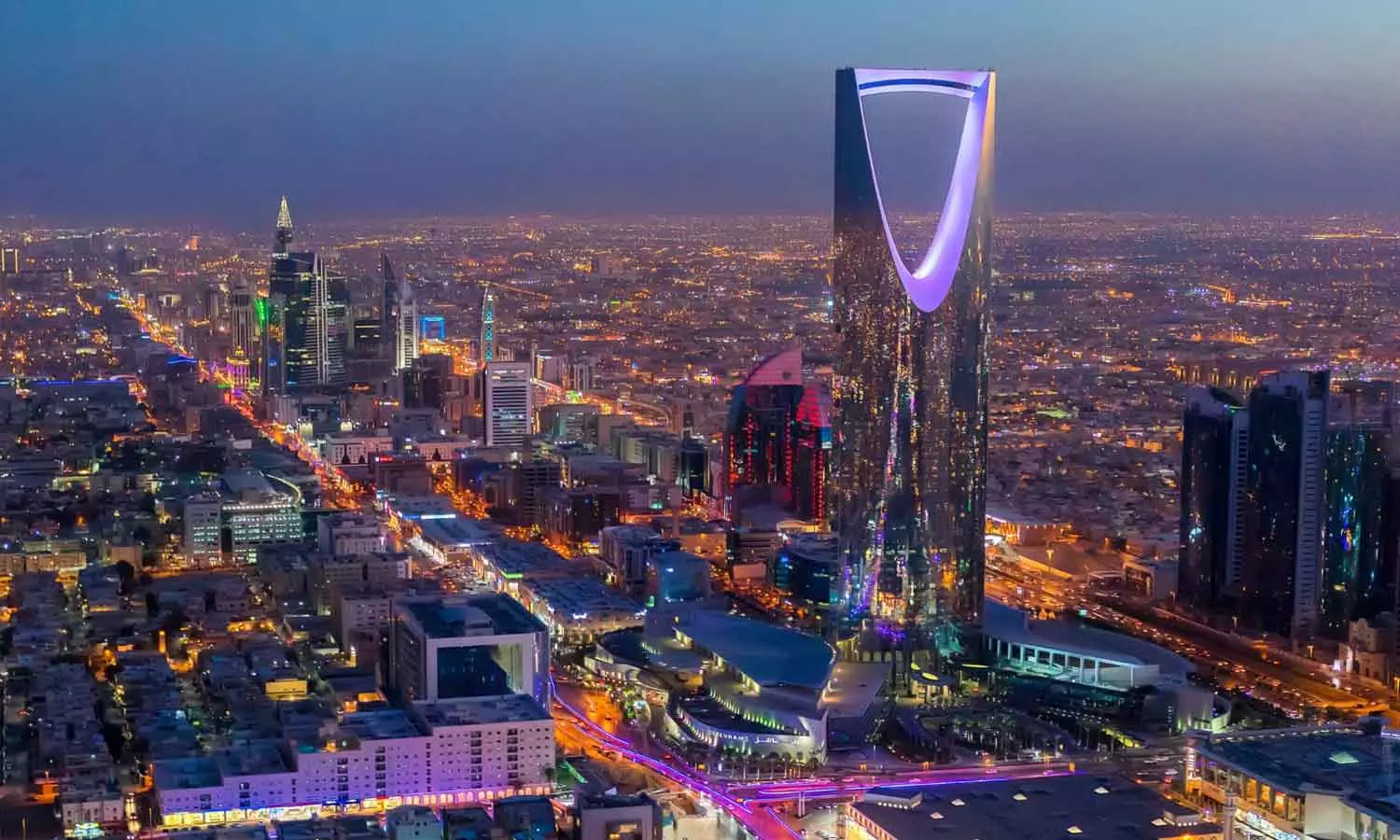 സൗദി സ്വകാര്യമേഖലയിൽ സ്വദേശികളുടെ എണ്ണം വർധിക്കുന്നു; സ്ത്രീകളുടെ പങ്കാളിത്തത്തിലും വർധന സൗദി സ്വകാര്യമേഖലയിൽ സ്വദേശികളുടെ എണ്ണം വർധിക്കുന്നു; സ്ത്രീകളുടെ പങ്കാളിത്തത്തിലും വർധന