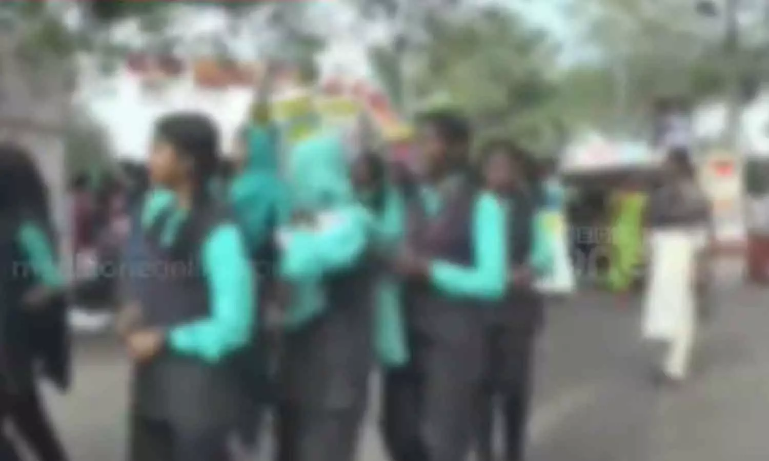 Proclamation Procession of Navakerala Sadas to Stop Childrens Education; Youth Congress will file a complaint Proclamation Procession of Navakerala Sadas to Stop Childrens Education; Youth Congress will file a complaint