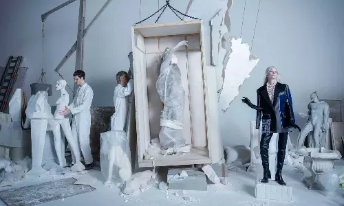 Zaras news fashion ad campaign allegedly mocking Gaza genocide, Zara faces huge backlash, Zara boycott campaign