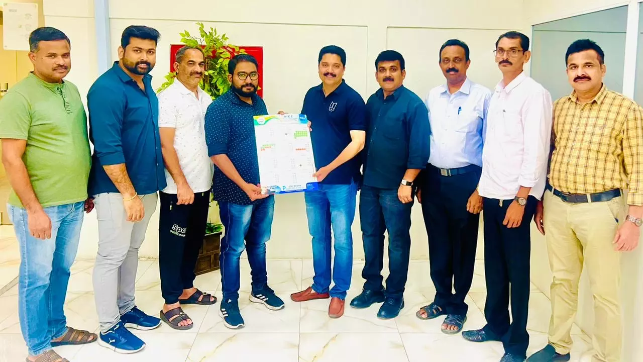 ഒഐസിസി കണ്ണൂർ ജില്ലാ കമ്മിറ്റി കലണ്ടർ പ്രകാശനം ചെയ്തു ഒഐസിസി കണ്ണൂർ ജില്ലാ കമ്മിറ്റി കലണ്ടർ പ്രകാശനം ചെയ്തു