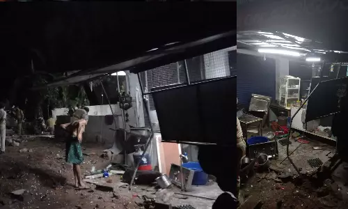 Thiruvananthapuram ,car accident,car accident Thiruvananthapuram,latest malayalam news,കാർ ബേക്കറിയിലേയ്ക്ക് ഇടിച്ചു കയറി,തിരുവനന്തപുരം അപകടം