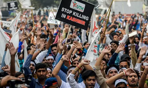 കശ്മീരിലെ മനുഷ്യാവകാശ ലംഘനങ്ങൾ; സത്യം കണ്ടെത്തി മുറിവുണക്കണം: സുപ്രീം കോടതി