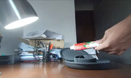 Man Orders Sony Headphones Worth ₹ 19,990, Gets Toothpaste Instead