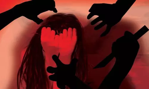 son elopes_attack against mother