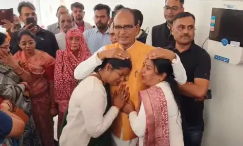 Shivraj Singh Chouhan and Ladli Laxmi Yojana beneficiaries