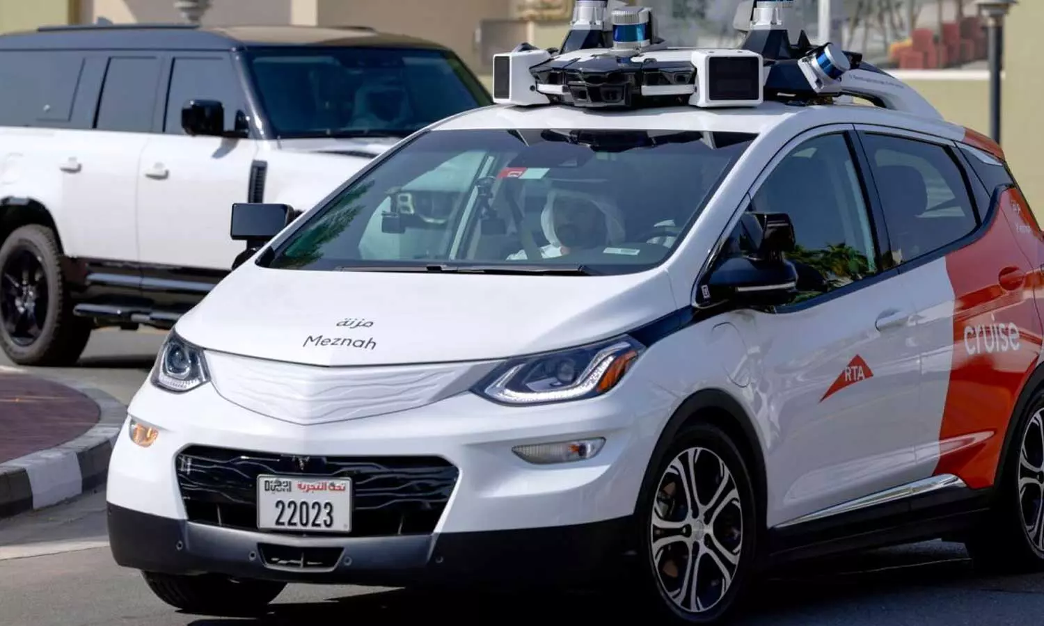 ഡ്രൈവറില്ലാ ടാക്സിയിൽ കറങ്ങി ദുബൈ​ കിരീടാവകാശി-വിഡിയോ വൈറല്‍