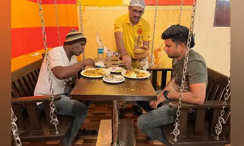 രണ്ട് രൂപക്ക് ഹൈദരാബാദി ബിരിയാണി; ഭക്ഷണപ്രേമികളെ ഞെട്ടിച്ച് ഒരു ഹോട്ടല്‍