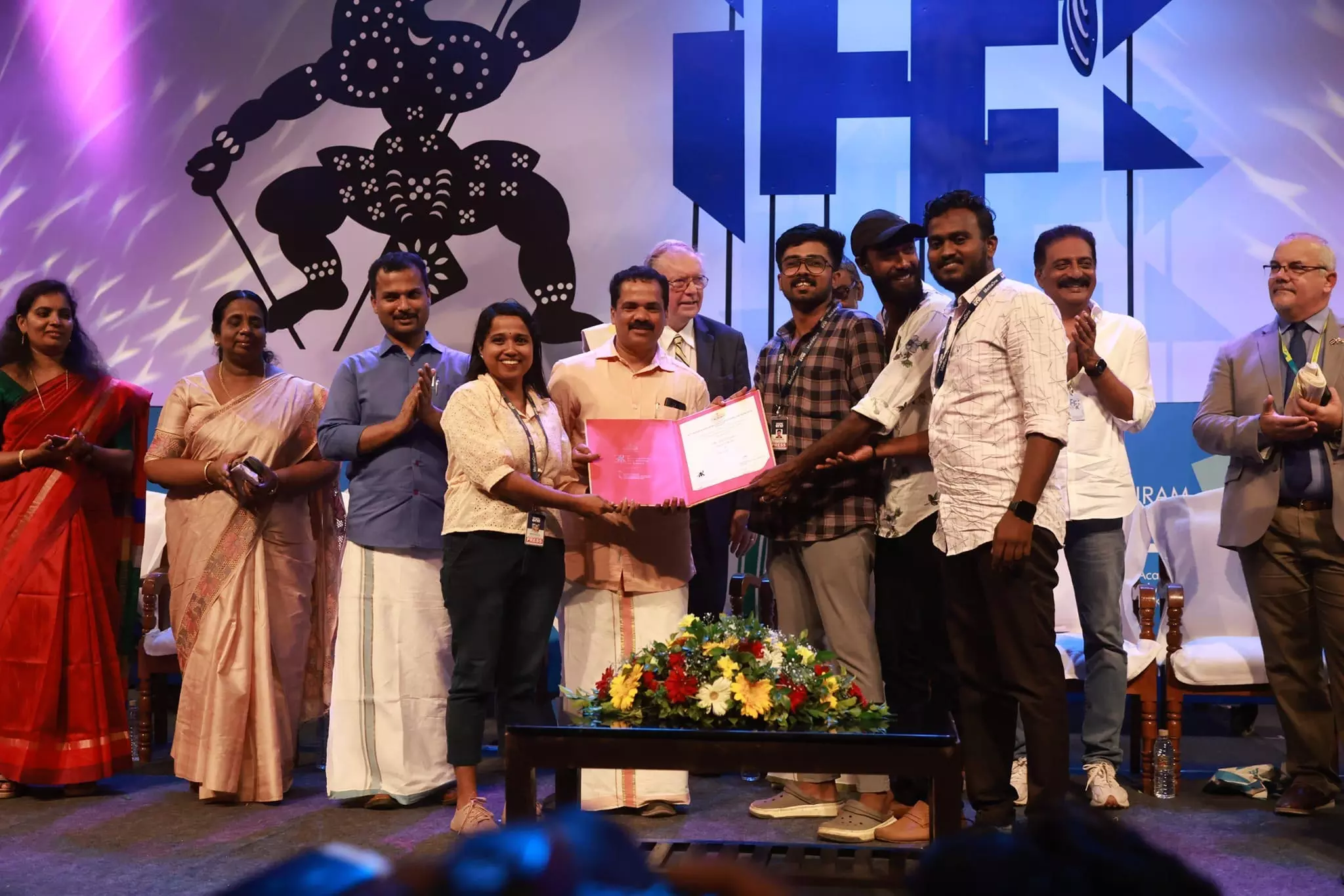 രാജ്യാന്തര മേള: സമഗ്ര റിപ്പോർട്ടിങ്ങിനുള്ള പുരസ്ക്കാരം ദേശാഭിമാനിക്കും മീഡിയാവണ്ണിനും