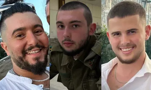 Hundreds march in Tel Aviv after Israeli armed forces killed 3 hostages by mistake, Israel attack on Gaza