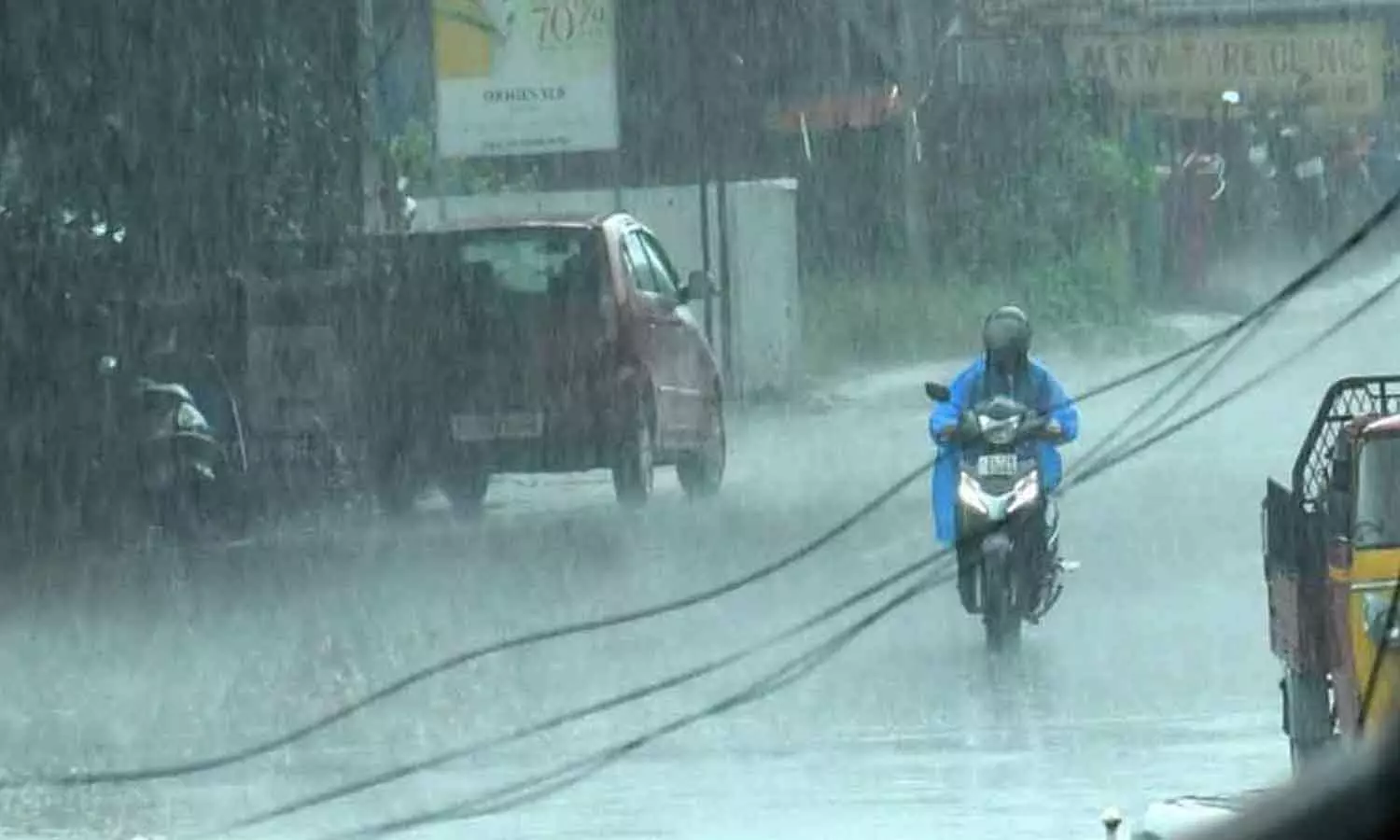 കേരളത്തിൽ അഞ്ചുദിവസം മഴ തുടരും; എറണാകുളത്ത് യെല്ലോ അലർട്ട്