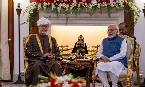 Sultan invites Indian PM to visit Oman