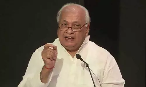 ഭരണഘടനാ പദവിയോട് മാന്യത പുലർത്തിയില്ല; എസ്.എഫ്.ഐ ബാനറുകളിൽ പ്രതിഷേധം അറിയിച്ച് ഗവർണർ