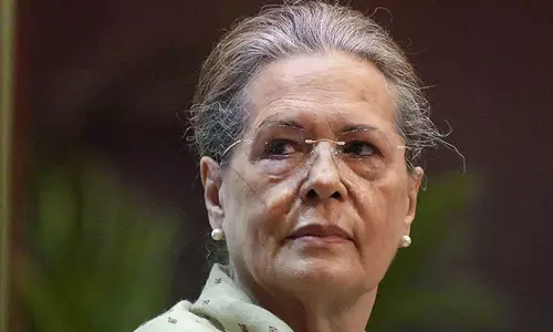 മോദി ജനാധിപത്യത്തിന്റെ കഴുത്തു ഞെരിക്കുന്നു- സോണിയ ഗാന്ധി