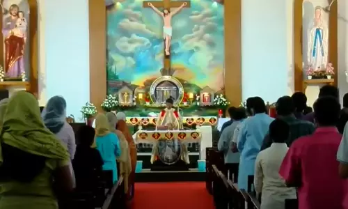 കുര്‍ബാന തര്‍ക്കം; എറണാകുളം-അങ്കമാലി അതിരൂപതയിൽ അനിശ്ചിതത്വം തുടരുന്നു