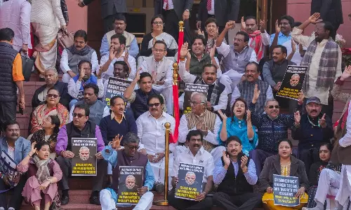 പാർലമെന്റിൽ  വീണ്ടും സസ്പെൻഷൻ; മൂന്ന് പ്രതിപക്ഷ അംഗങ്ങളെ കൂടി സസ്പെൻഡ് ചെയ്തു