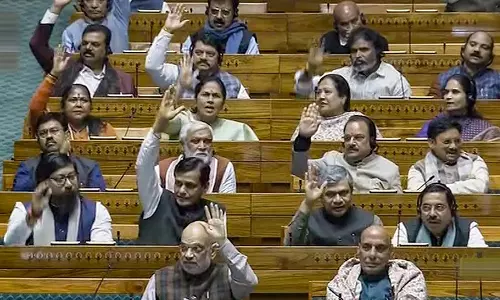 പ്രതിപക്ഷമില്ലാത്ത പാർലമെന്റിൽ മൂന്ന് നിർണായക ബില്ലുകൾ പാസാക്കി കേന്ദ്ര സർക്കാർ