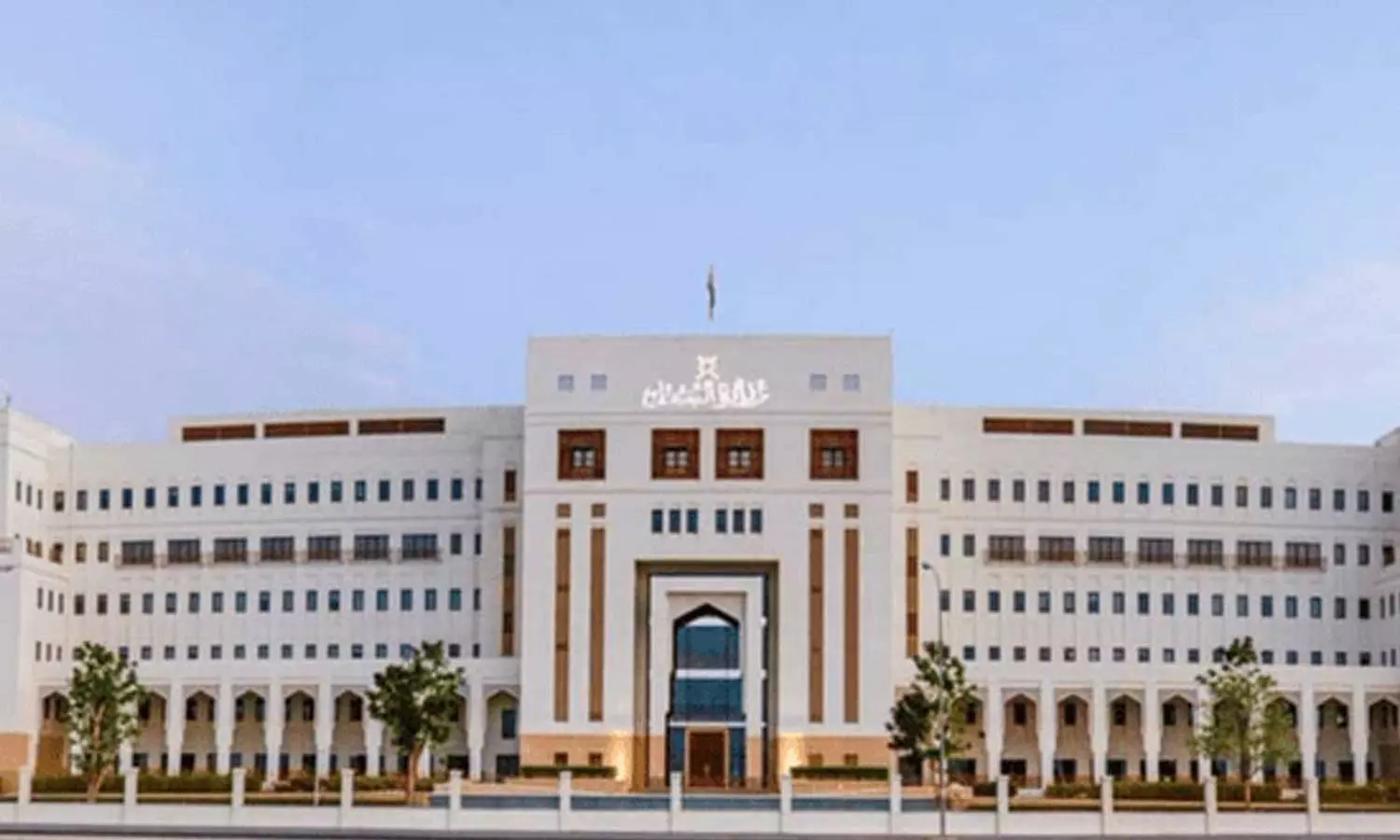 Ministry of Labor to crack down on labor law violators and illegal traders in Oman Ministry of Labor to crack down on labor law violators and illegal traders in Oman