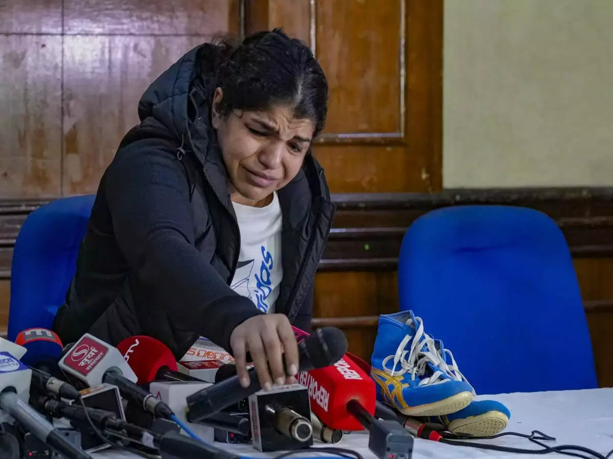 ഗുസ്തി താരങ്ങളുടെ സമരം, സാക്ഷിമാലിക്, പത്മശ്രീ തിരികെ നല്‍കി ബജ്രംഗ് പൂനിയ