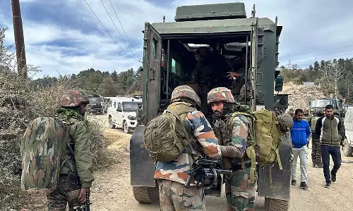 ജമ്മു-കശ്മീരി​ലെ ഭീകരാക്രമണം: രജൗരി- പുഞ്ച് സെക്ടറിൽ മൊബൈൽ ഇന്റർനെറ്റ് സേവനങ്ങൾ താൽക്കാലികമായി റദ്ദാക്കി