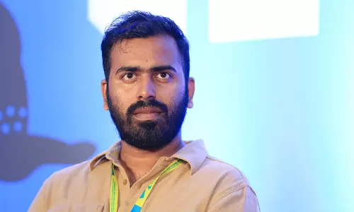 ഫിലിം ഇന്‍സ്റ്റിറ്റ്യൂട്ടില്‍ പഠിച്ചിട്ടില്ല. ഷോര്‍ട്ട് ഫിലിമുകള്‍ എടുത്താണ് സിനിമ സംവിധായകനായത്.