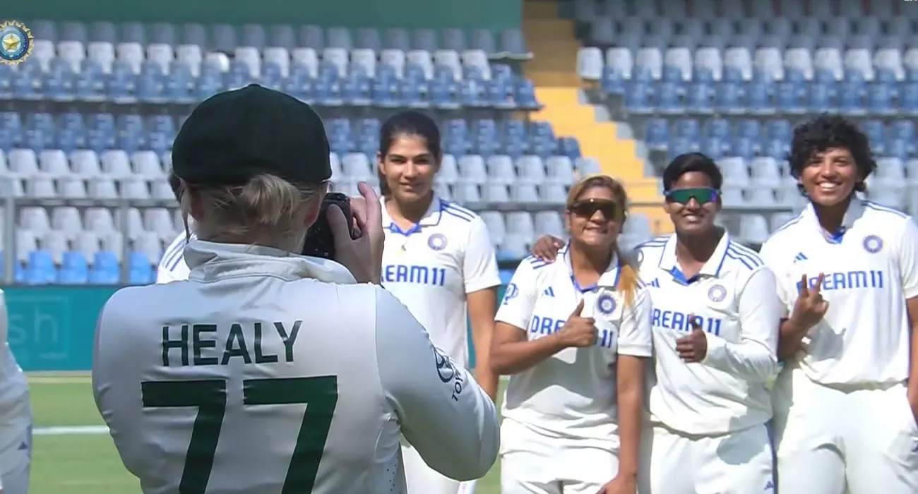 ഇന്ത്യയുടെ ചരിത്രവിജയം ക്യാമറയിൽ പകർത്തി; ഹൃദയം കവർന്ന് ഓസീസ് ക്യാപ്റ്റൻ