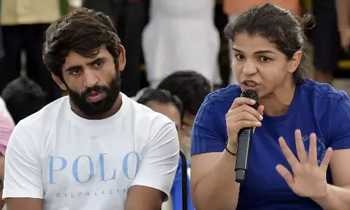 ഗുസ്തി താരങ്ങളെ പിന്തുണച്ച് കൂടുതൽ പേർ രംഗത്ത് വരുന്നതിൽ കേന്ദ്രത്തിന് ആശങ്ക