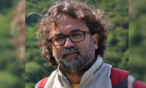 കാൺപൂർ ഐ.ഐ.ടി പ്രൊഫസർ സ്റ്റേജിൽ കുഴഞ്ഞുവീണു മരിച്ചു