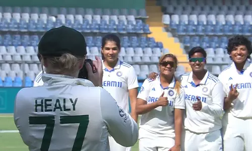 ഇന്ത്യയുടെ ചരിത്രവിജയം ക്യാമറയിൽ പകർത്തി; ഹൃദയം കവർന്ന് ഓസീസ് ക്യാപ്റ്റൻ