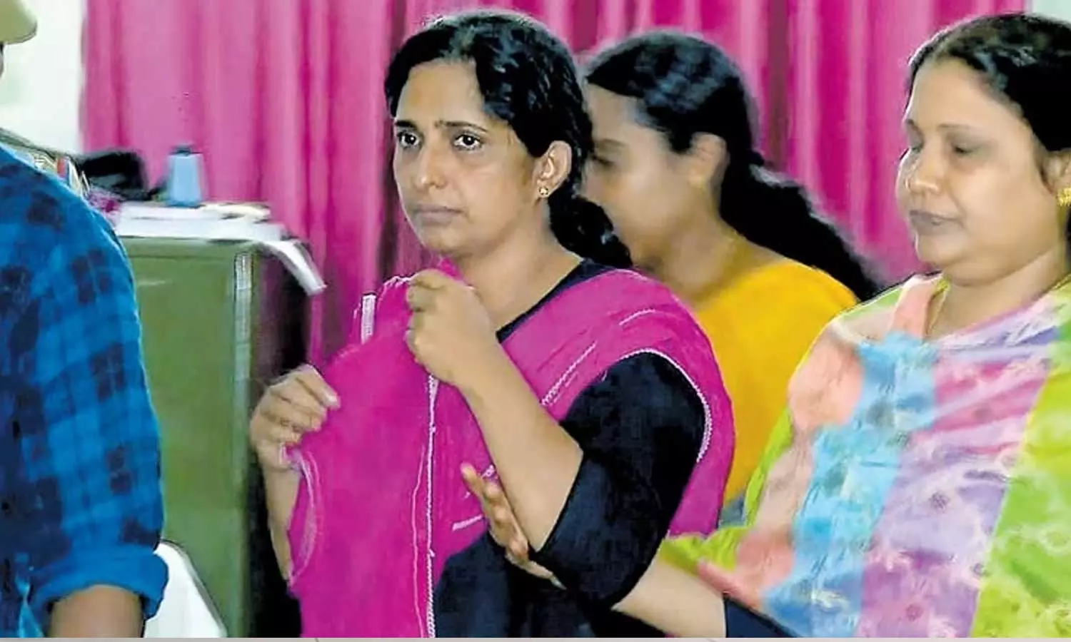 കൊന്നത് നിങ്ങളാണോ എന്ന് ചോദിച്ചപ്പോൾ ​​ജോളി പതറിയെന്ന് മകൻ