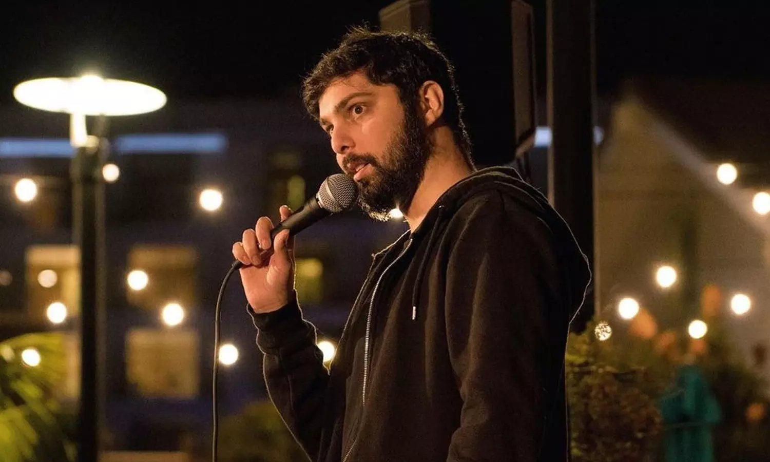 ഞങ്ങളുടെ സ്റ്റേജും പിയാനോയും മനോഹരമാക്കിയതിന് നന്ദി; സ്റ്റാന്റ് അപ് കൊമേഡിയന് നീല് നന്ദ അന്തരിച്ചു ഞങ്ങളുടെ സ്റ്റേജും പിയാനോയും മനോഹരമാക്കിയതിന് നന്ദി; സ്റ്റാന്റ് അപ് കൊമേഡിയന് നീല് നന്ദ അന്തരിച്ചു