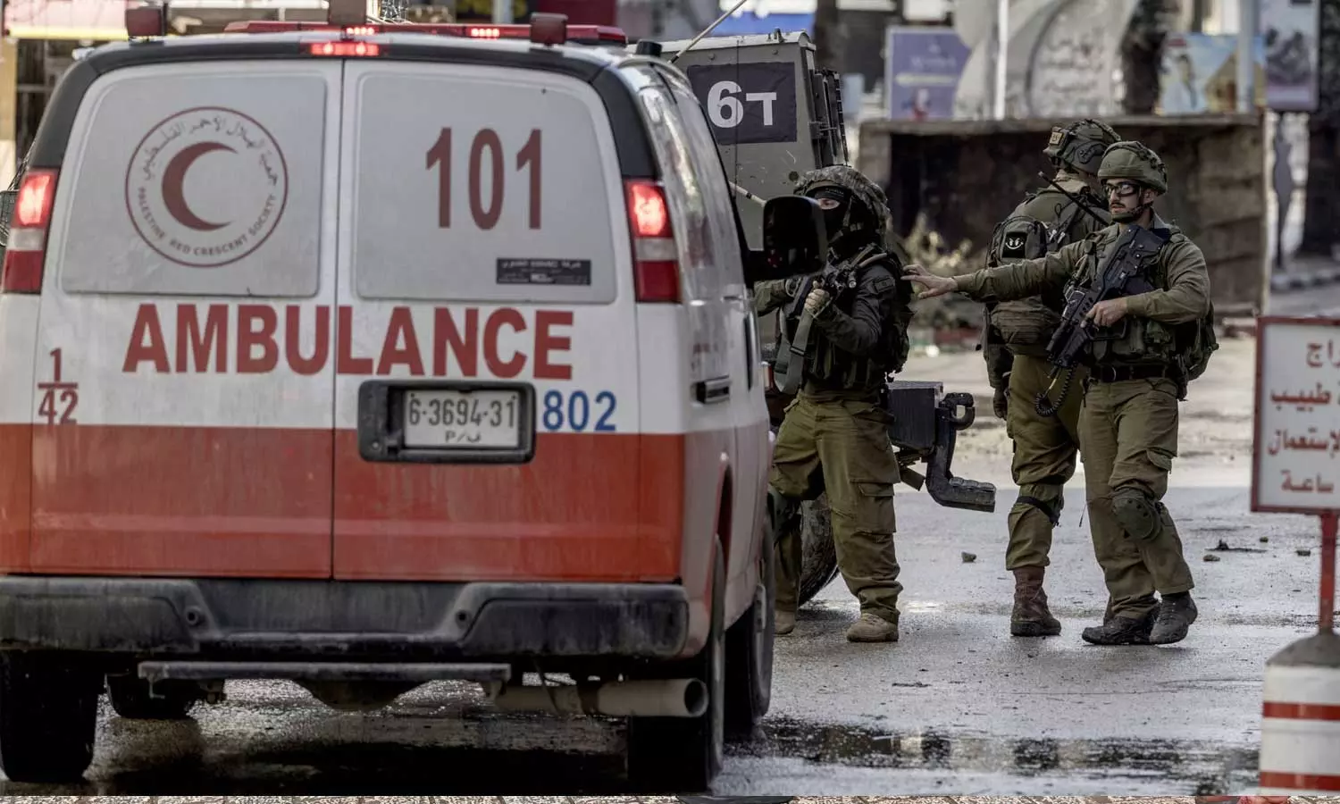 ഡ്രോൺ ആക്രമണത്തിൽ പരിക്കേറ്റവരുമായി പോയ ആംബുലൻസുകൾ ഇസ്രായേൽ തടഞ്ഞു ഡ്രോൺ ആക്രമണത്തിൽ പരിക്കേറ്റവരുമായി പോയ ആംബുലൻസുകൾ ഇസ്രായേൽ തടഞ്ഞു