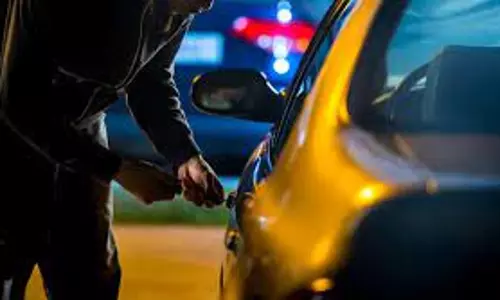 കുവൈത്തില്‍ ഷോറൂമിൽനിന്ന് ആഡംബര കാർ മോഷ്ടിച്ചയാൾ പിടിയിൽ