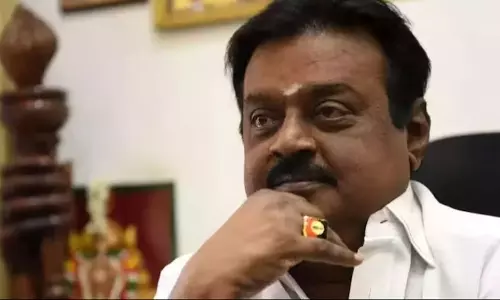 Vijaykanth removes distinction in food on sets