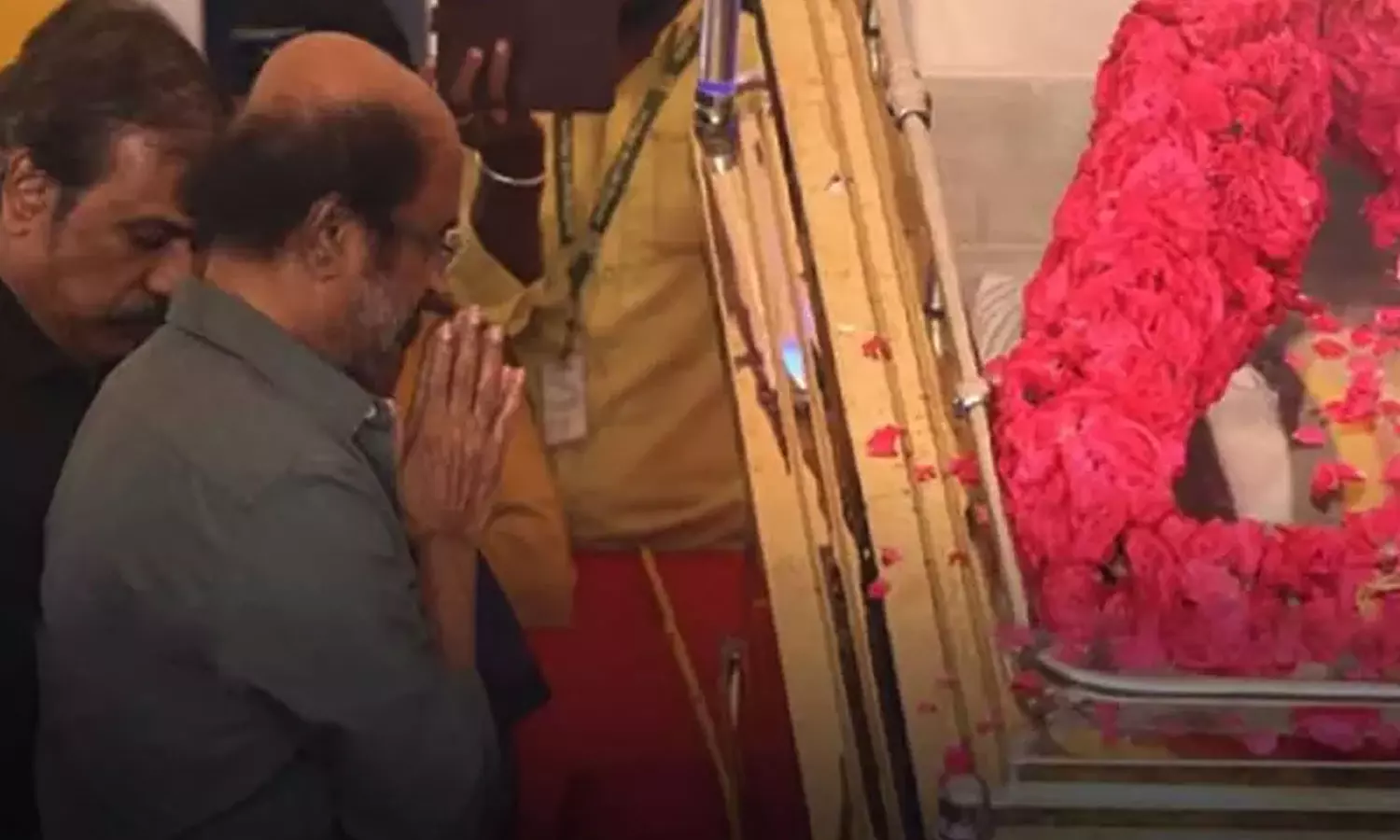 എന്റെ ഹൃദയം വേദനിക്കുന്നു, തിരിച്ചുവരുമെന്ന് വിചാരിച്ചു; ക്യാപ്റ്റന്റെ വിയോഗത്തില് വിതുമ്പി തലൈവര് എന്റെ ഹൃദയം വേദനിക്കുന്നു, തിരിച്ചുവരുമെന്ന് വിചാരിച്ചു; ക്യാപ്റ്റന്റെ വിയോഗത്തില് വിതുമ്പി തലൈവര്