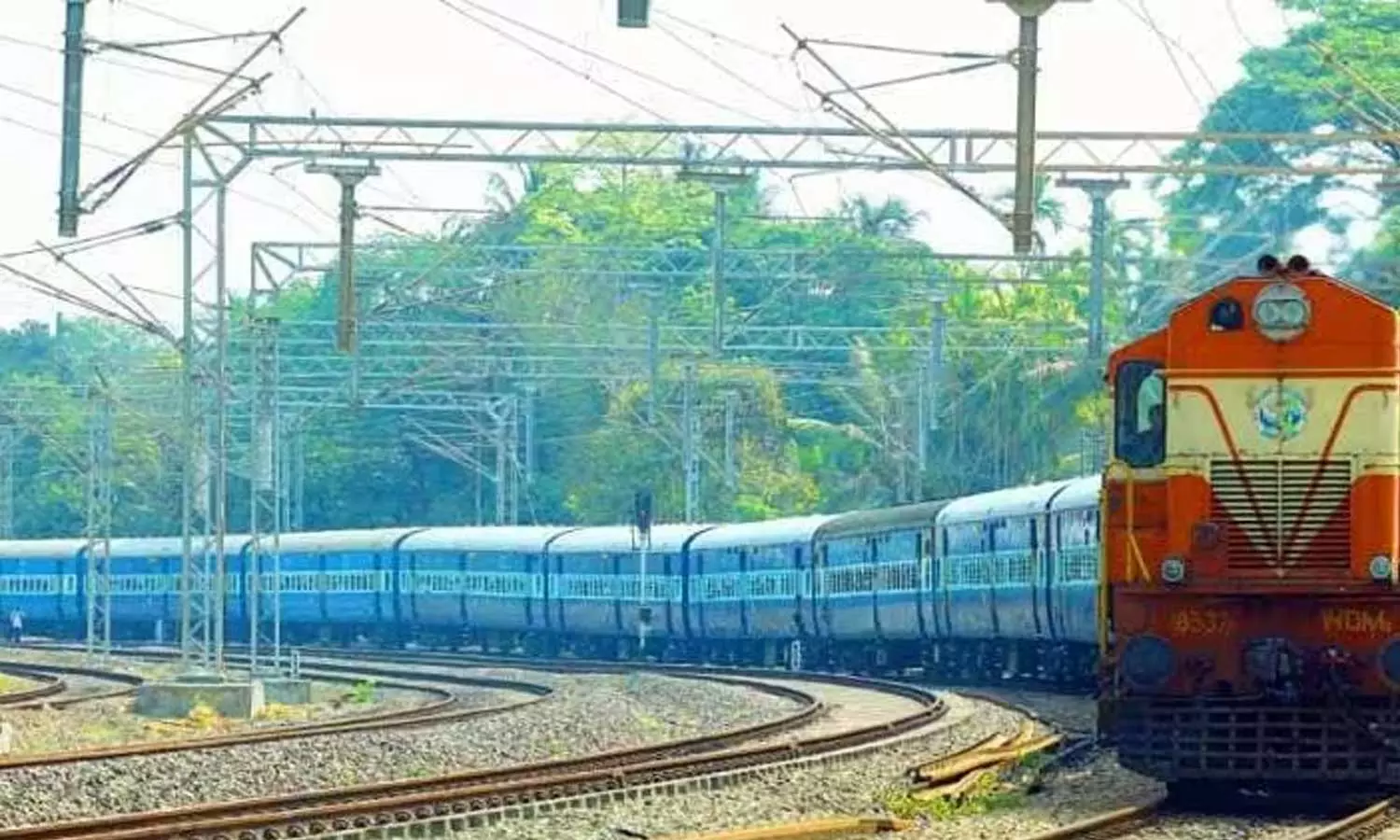 ട്രാക്കിൽ അറ്റകുറ്റപ്പണി: നിരവധി ട്രെയിനുകൾ റദ്ദാക്കി ട്രാക്കിൽ അറ്റകുറ്റപ്പണി: നിരവധി ട്രെയിനുകൾ റദ്ദാക്കി