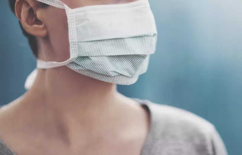 ആരോഗ്യമേഖലാ ജീവനക്കാർക്ക് മാസ്ക് നിർബന്ധമാക്കി കുവൈത്ത്