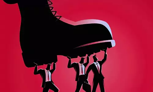 സവര്‍ണ്ണ ഫാസിസത്തിന്റെ നടുത്തളത്തിലേക്ക് ഇരമ്പിക്കയറാന്‍, ഇരകള്‍ക്കൊപ്പം നിന്ന് സത്യം പറയാന്‍ ത്രാണിയുള്ള എഴുത്തുകാരുടെ ഭാഷ  ഇനിയും ഉയര്‍ന്നു വരണം.