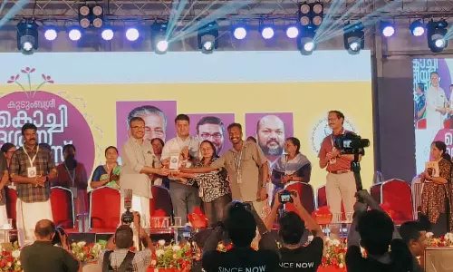 Sarass mela award for Mediaone