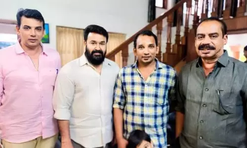 Mohanlal with Mamukoya’s family
