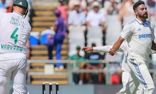 കരുത്തുകാട്ടി സിറാജും ബുമ്രയും; കേപ്ടൗൺ ടെസ്റ്റിൽ ദക്ഷിണാഫ്രിക്കക്ക് ബാറ്റിങ് തകർച്ച