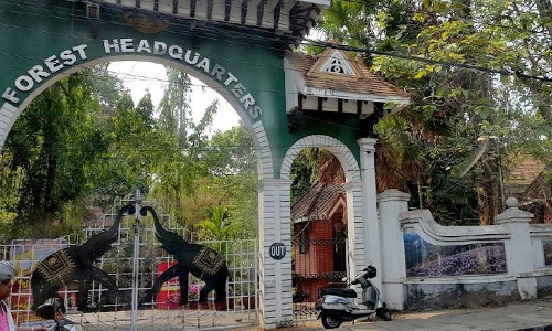 മാങ്കുളത്ത് വനം വകുപ്പും - നാട്ടുകാരും തമ്മിലുണ്ടായ സംഘർഷം; ഡി.എഫ്.ഒ ഉൾപ്പെടെയുള്ള വനപാലകർക്കെതിരെ കേസ്