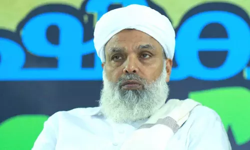 അഴിഞ്ഞാട്ടക്കാരികള്‍ പരാമര്‍ശം: സമസ്ത നേതാവ് ഉമർ ഫൈസി മുക്കത്തിനെതിരെ കേസെടുത്തു